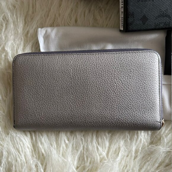 MCM Authentic Milla Wallet!!  EUC!! - Picture 3 of 5